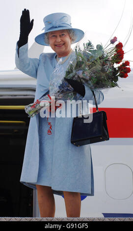 Britain's Queen Elizabeth II departs from Malta Airport Saturday November 26 2005 at the end ofthe state visit to the island. PRESS ASSOCIATION Photo. Photo credit should read: Fiona Hanson/PA Stock Photo