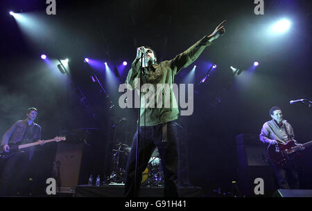 Hard-Fi perform at the 'BBC Radio Chart Show Live' at the Shepherds Bush Empire in west London, Sunday 27 November, 2005. PRESS ASSOCIATION Photo. Photo credit should read: Jane Mingay/PA Stock Photo