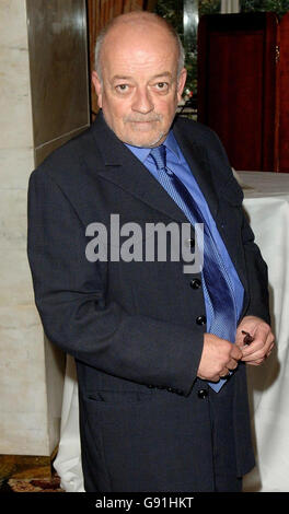 Actor Tim Healy on Monday 28 November 2005 at the 51st Evening Standard Theatre awards held at the Savoy Hotel in central London. See PA story SHOWBIZ Awards. PRESS ASSOCIATION Photo. Photo Credit should read: Steve Parsons/PA. Stock Photo