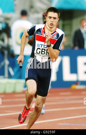 Athletics - IAAF World Athletics Championships - Helsinki 2005 - Olympic Stadium. Martyn Rooney of Great Britain during the third heat of the Mens 400m relay Stock Photo