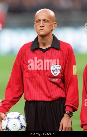 Soccer world cup france 98 group e holland v belgium hi-res