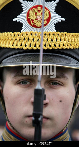 The Kremlin Guards perform a ceremonial display in Trafalgar Square, London, Saturday 14 January 2006 during the Russian Winter Festival. It is the first time the guards have taken part in such an event outside Russia. PRESS ASSOCIATION Photo. Photo should read: Cathal McNaughton/PA Stock Photo