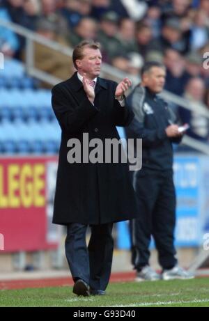 Middlesbrough's manager Steve McClaren applauds his teams performance during the game against Coventry City Stock Photo