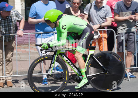 Apeldoorn, Holland, May 6, 2016:Cyclist of team Cannondale during the prologue of the Giro the italia with spectators Stock Photo