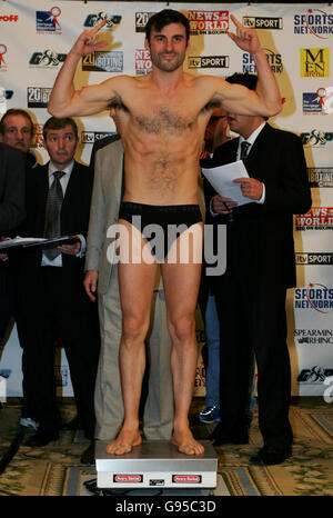 WBO Super-Middleweight Champion Joe Calzaghe during the weigh-in at the Midland Hotel, Manchester, Friday March 3, 2006. Calzaghe and Jeff Lacy will fight for the WBO & IBF Super-Middleweight Championship of the World tomorrow night at the MEN Arena. See PA story BOXING Calzaghe. PRESS ASSOCIATION Photo. Photo credit should read: Nick Potts/PA. Stock Photo