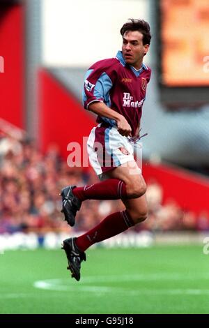 Soccer - FA Carling Premiership - West Ham United v Aston Villa. Eyal Berkovic, West Ham United Stock Photo