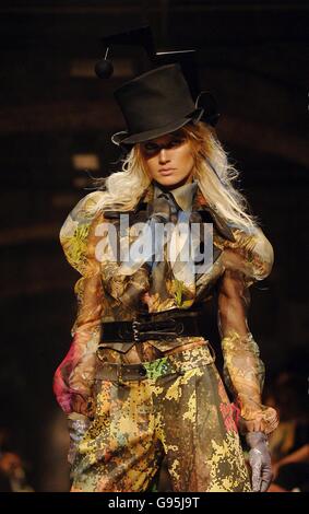 A model wears a Basso & Brooke creation during the design teams's London Fashion Week Autumn/Winter 2006 show, from the Shunt Vaults, south London, Thursday 16 February 2006. PRESS ASSOCIATION Photo. Photo credit should read: Ian West/PA ... FASHION Basso & Brooke ... 16-02-2006 ... London ... UK ... PRESS ASSOCIATION photo. Photo Credit should read: Ian West/PA. Unique Reference No. 2922403 Stock Photo