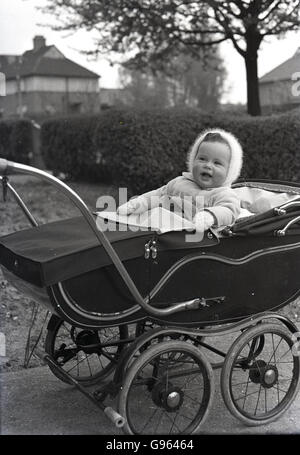 Antique Vintage 1940's Silver Cross Coach Pram Baby Carriage