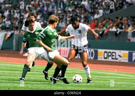 Soccer - European Championships - Euro 88 West Germany - Group Two - Ireland v England - Neckarstadion Stock Photo