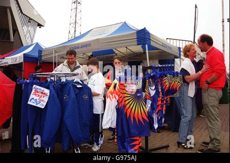 Athletics - CGU Gateshead Classic. Spectators browsing at the Bourne Sports tent Stock Photo