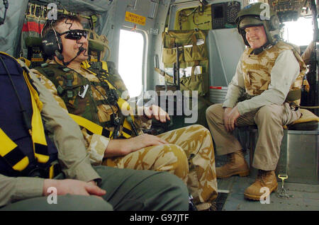 Defence Secretary John Reid is flown by helicopter from Al-Muthanna to Shaibah Logistics Base near Basra, southern Iraq, Sunday March 19, 2006. The Secretary of State was on a three-day visit to Iraq coinciding with the third anniversary of the invasion of the country by allied forces. See PA story DEFENCE Iraq. PRESS ASSOCIATION Photo. Photo credit should read : Johnny Green/PA. Stock Photo