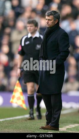 Soccer - FA Barclays Premiership - Fulham v Chelsea - Craven Cottage. Chelsea manager Jose Mourinho Stock Photo