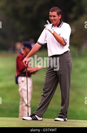 Golf - The 33rd Ryder Cup Matches - The Country Club - Brookline. Europe's Sergio Garcia practising his putting Stock Photo