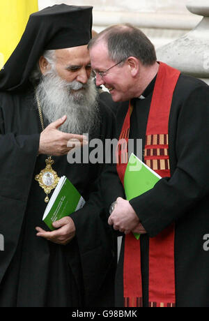 Multi denominational faith leaders chat, whilst waiting to meet the Prince of Wales and the Duchess of Cornwall outside Westminster Abbey in London, Monday March 13, 2006, after attending an Observance for Commonwealth Day. More than 2,000 people gathered for the multi-faith service in central London, coming together to read six affirmations. See PA Story ROYAL Commonwealth. PRESS ASSOCIATION Photo. Photo credit should read: Chris Young/PA. Stock Photo