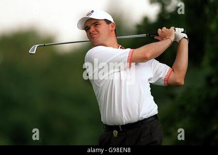 Golf - The 33rd Ryder Cup Matches - The Country Club - Brookline. Paul Lawrie, Europe Stock Photo