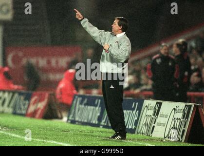 Charlton Athletic's manager Alan Curbishley instructs his team from the touch-line. Stock Photo