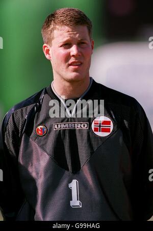 Soccer - Nordic Championships 2000-01 - Norway v Iceland - La Manga, Spain. Norway's Espen Baardsen Stock Photo