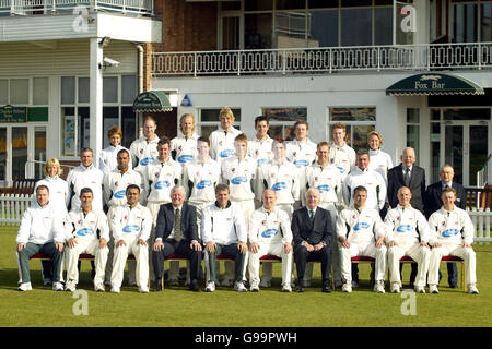 Cricket - Leicestershire County Cricket Club - 2006 Photocall - Grace Road. Leicestershire County Cricket Club team group Stock Photo