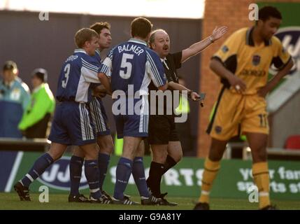 Referee Kevin Lynch Stock Photo - Alamy