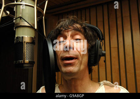 Singer Jimmy Pursey at the Olympic Studios in Barnes, South West London. Stock Photo