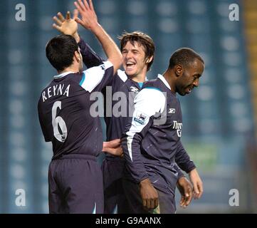 Soccer - FA Barclays Premiership - Aston Villa v Manchester City - Villa Park. Manchester City's Darius Vassell celebrates scoring the opening goal of the game with Claudio Reyna and Joey Barton Stock Photo