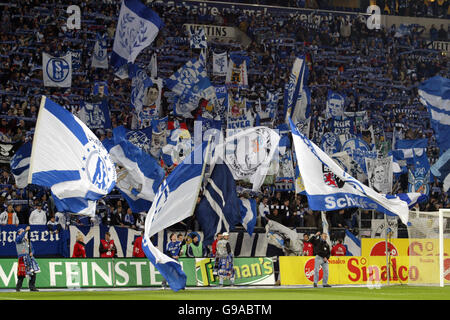 Soccer - UEFA Cup - Quarter Final - Second Leg - Schalke v Levski Sofia - AufSchalke Arena. Schalke fans show support for their side Stock Photo