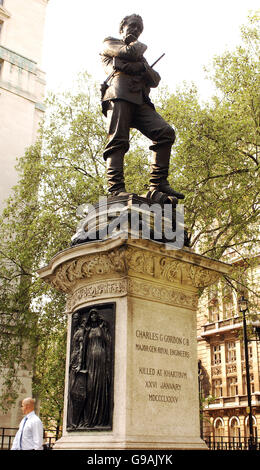 Statues and Memorials - General Charles Gordon - London Stock Photo