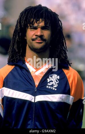 Soccer - European Championships - Euro 88 West Germany - Group Two - Netherlands v England - Rheinstadion. Ruud Gullit, Holland Stock Photo