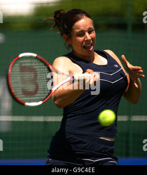 Tennis - The Surbiton Trophy 2006 - Surbiton Racket and Fitness Club. Great Britain's Katie O'Brien in action against Great Britain's Sarah Coles Stock Photo