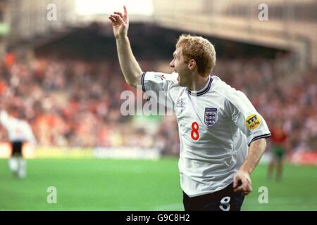 Soccer - Euro 2000 - Group A - Portugal v England. England's Paul Scholes celebrates scoring the opening goal Stock Photo