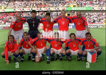 Soccer - Euro 2000 - Group D - Czech Republic v France. Czech Republic team group Stock Photo