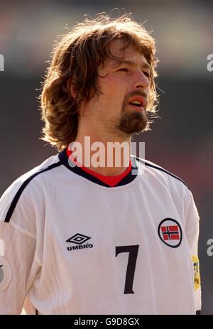 Soccer - Euro 2000 - Group C - Spain v Norway. Erik Mykland, Norway Stock Photo