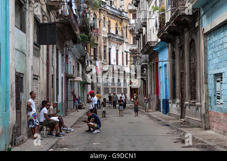 Street scene with typical houses, Old Havana, Cuba Stock Photo