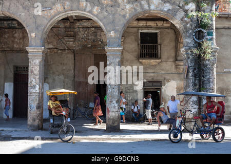 Typical street scene in Old Havana, Havana Vieja, Cuba Stock Photo