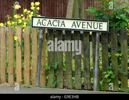 Acacia Avenue in Midway, Swadlincote after a social study published today revealed that residents living in streets called Acacia Avenue are happy with their lives, rarely get divorced and have been in the same job for 11 years. Stock Photo