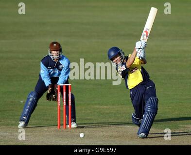 Gloucestershire's Hamish Marshall batting against Surrey during the Twenty20 Cup quarter-final match at The Pavilion, Archdeacon Meadow, Gloucester. Stock Photo