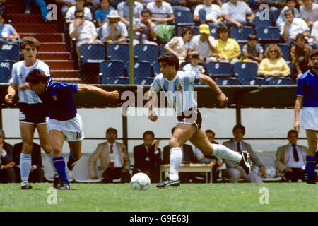 Soccer - World Cup Mexico 1986 - Group A - Argentina v Italy - Cuauhtemoc Stadium Stock Photo