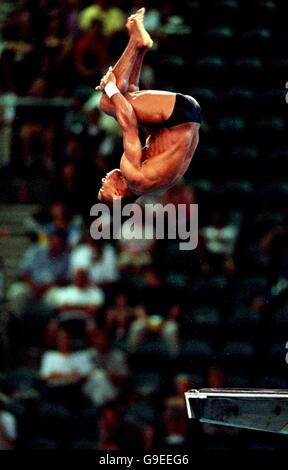 Sydney 2000 Olympics - Diving - Men's 10m Platform - Preliminary. Cuba's Jesus lory Aballi in action on the 10m platform Stock Photo