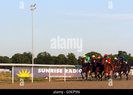 Horse Racing - Best of British Evening - Kempton Park Racecourse Stock Photo