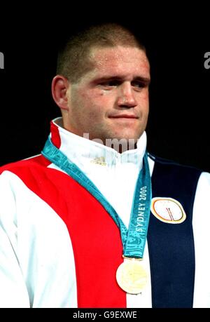 Sydney 2000 Olympics - Wrestling -130kg. The USA's Rulon Gardner with his gold medal Stock Photo