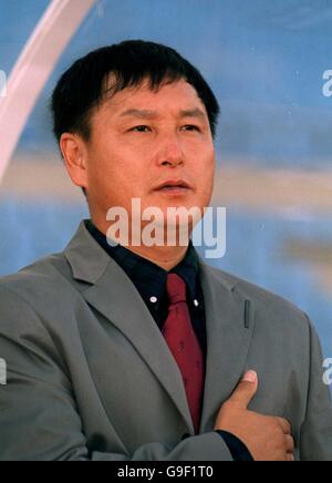 Soccer - Asian Cup 2000 - Semi Final - Korea v Saudi Arabia. Huh Jung-Moo, Korea Republic Coach Stock Photo