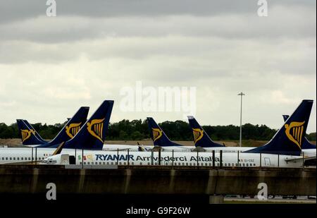 Police foil bombing campaign on UK flights Stock Photo