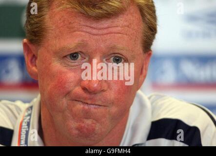 Soccer - England press conference - Manchester Stock Photo - Alamy