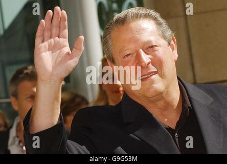 Former US vice-president Al Gore arrives at the Edinburgh International Book Festival at The Edinburgh International Conference Centre. Stock Photo