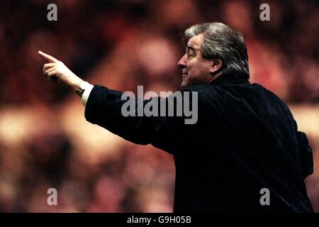 Middlesbrough Head Coach Terry Venables shouts instructions to the players