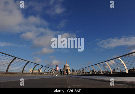 River Thames Stock - London. The Millennium Bridge, St Pauls Cathedral and the River Thames.