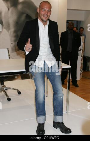 Freddie Ljungberg in a photocall for Calvin Klein (for whom he models), at the House of Fraser, central London. Stock Photo