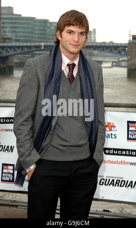 Ashton Kutcher during a photocall for his new film, The Guardian, from HMS President, east London. Picture date: Wednesday 11 October 2006. Lisa was taking part in a staged Air Sea Rescue to publicise the film, which stars US actor Ashton Kutcher as a US Coastguard. Photo credit should read: Ian West/PA Stock Photo