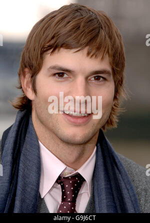 Ashton Kutcher during a photocall for his new film, The Guardian, from HMS President, east London. Picture date: Wednesday 11 October 2006. Lisa was taking part in a staged Air Sea Rescue to publicise the film, which stars US actor Ashton Kutcher as a US Coastguard. Photo credit should read: Ian West/PA Stock Photo