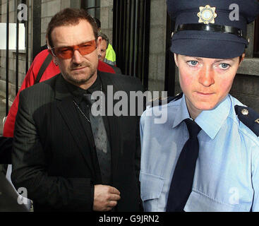 U2 in High Court for Stetson hat appeal Stock Photo